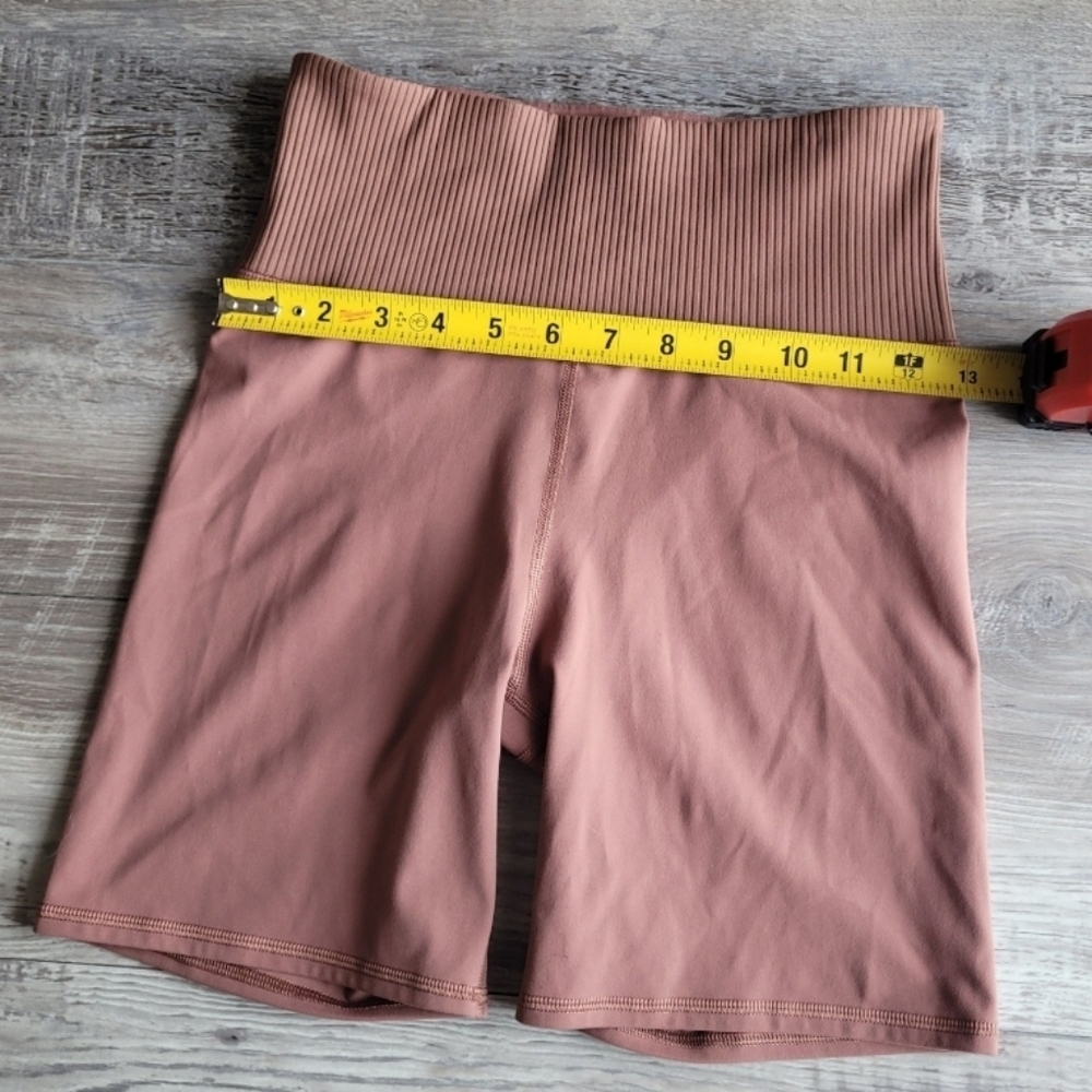 Vuori Rib Studio Shorts - Picture 2 of 6